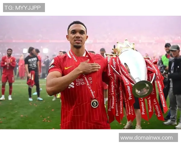 阿诺德精彩远射助力欧冠晋级展现超凡实力与战术智慧