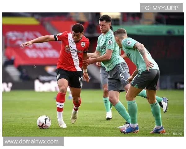 克纳夫：对阵勒沃库森，我们需全力以赴着力提高防线稳固性